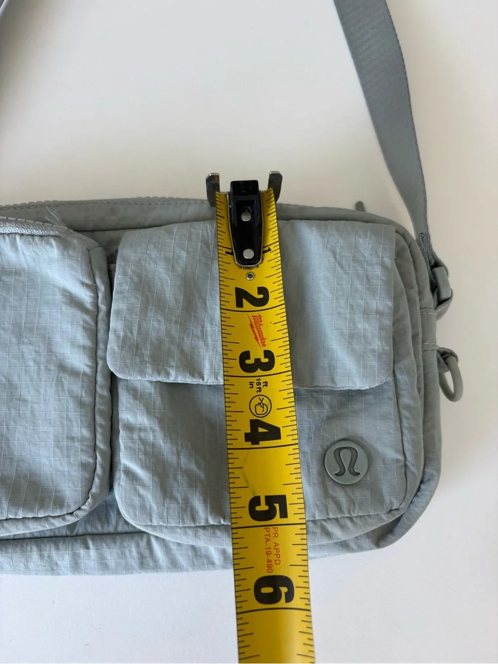 Lululemon Multi pocket crossbody bag